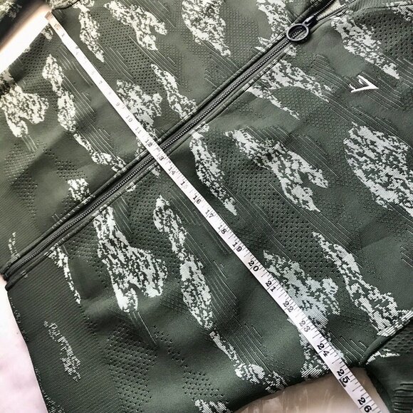 Gymshark Adapt Camo Seamless Track Jacket Moss Olive Aloe Green Size XL - Picture 4 of 5